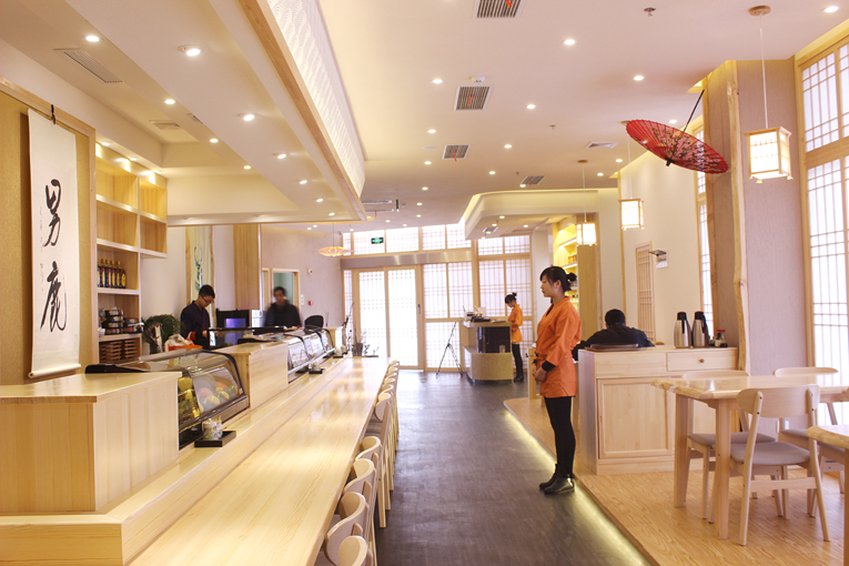 日式料理店裝修設(shè)計(jì).jpg 日式料理店裝修設(shè)計(jì).jpg