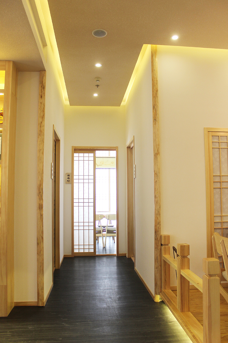 日式料理店裝修設(shè)計(jì).jpg 日式料理店裝修設(shè)計(jì).jpg